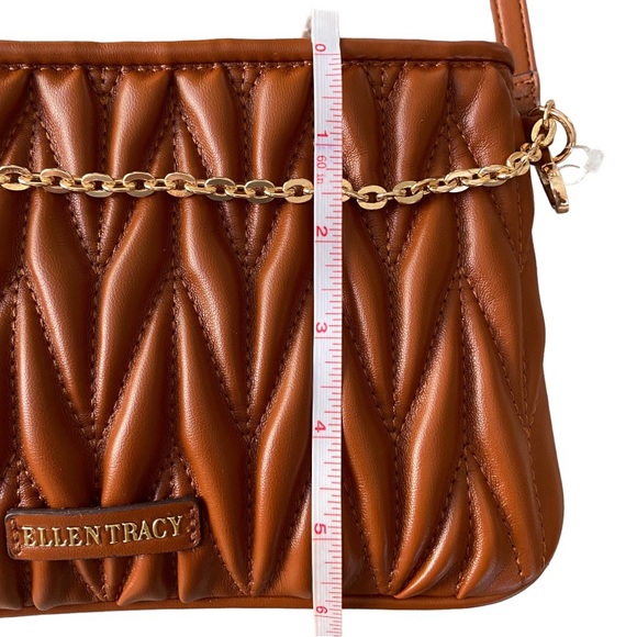 Ellen Tracy Crossbody bag - Chevron Quilted Collection with detachable strap - Picture 14 of 14